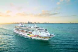 Cordelia Cruises - Mumbai - Highseas - Goa photo 1