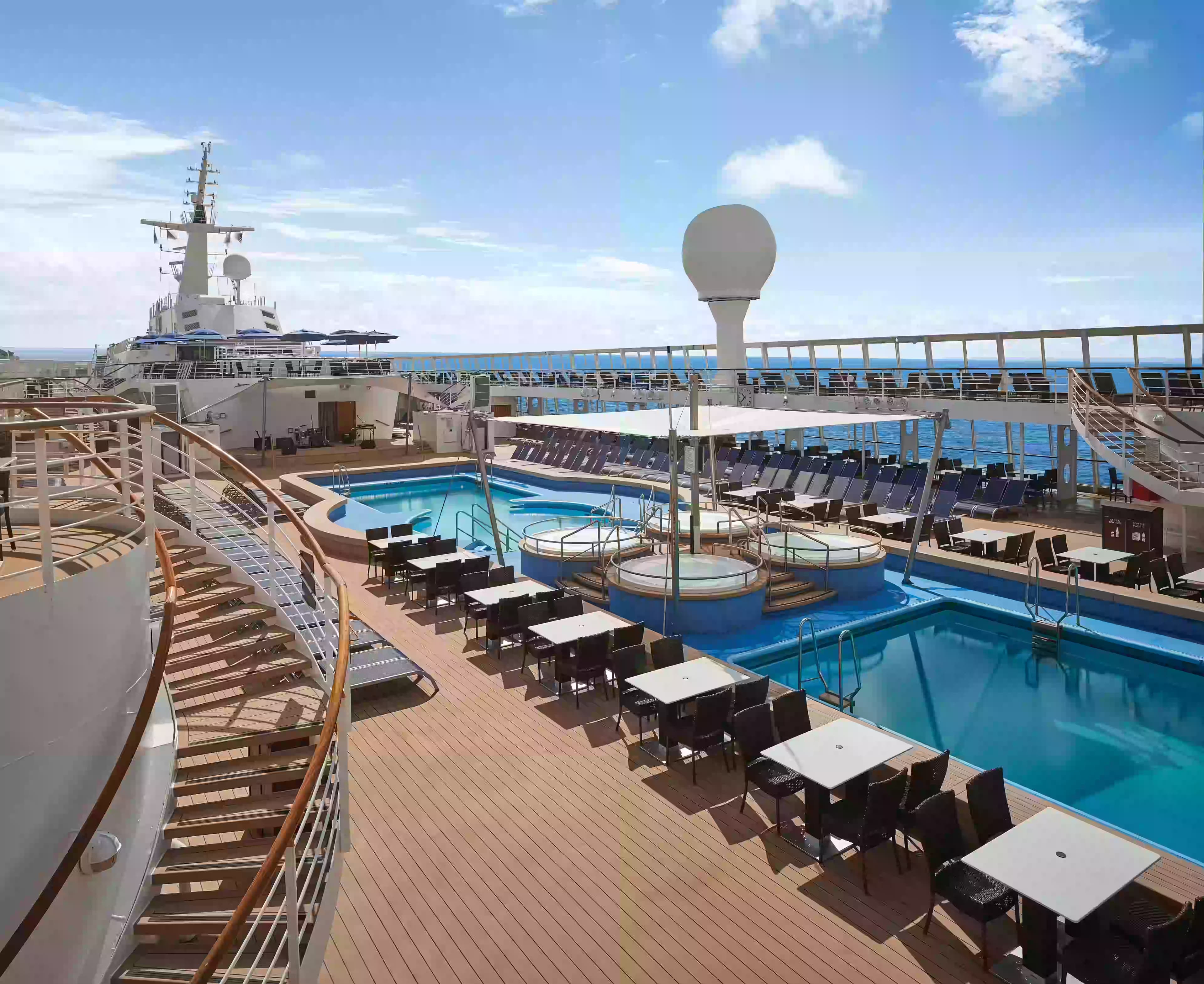 Cordelia Cruises - Mumbai - Highseas - Goa photo 2